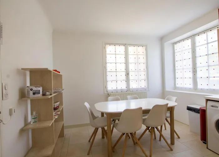 Charmante Maison A Avec Parking, Proche Sarlat - Fr-1-616-357 *